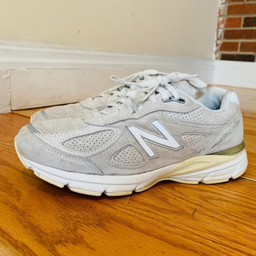 New Balance 990v4 Sneaker Women's Size 9.5 Men's size 8